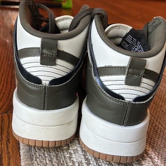 High top Nike Jordan’s - Picture 4 of 5